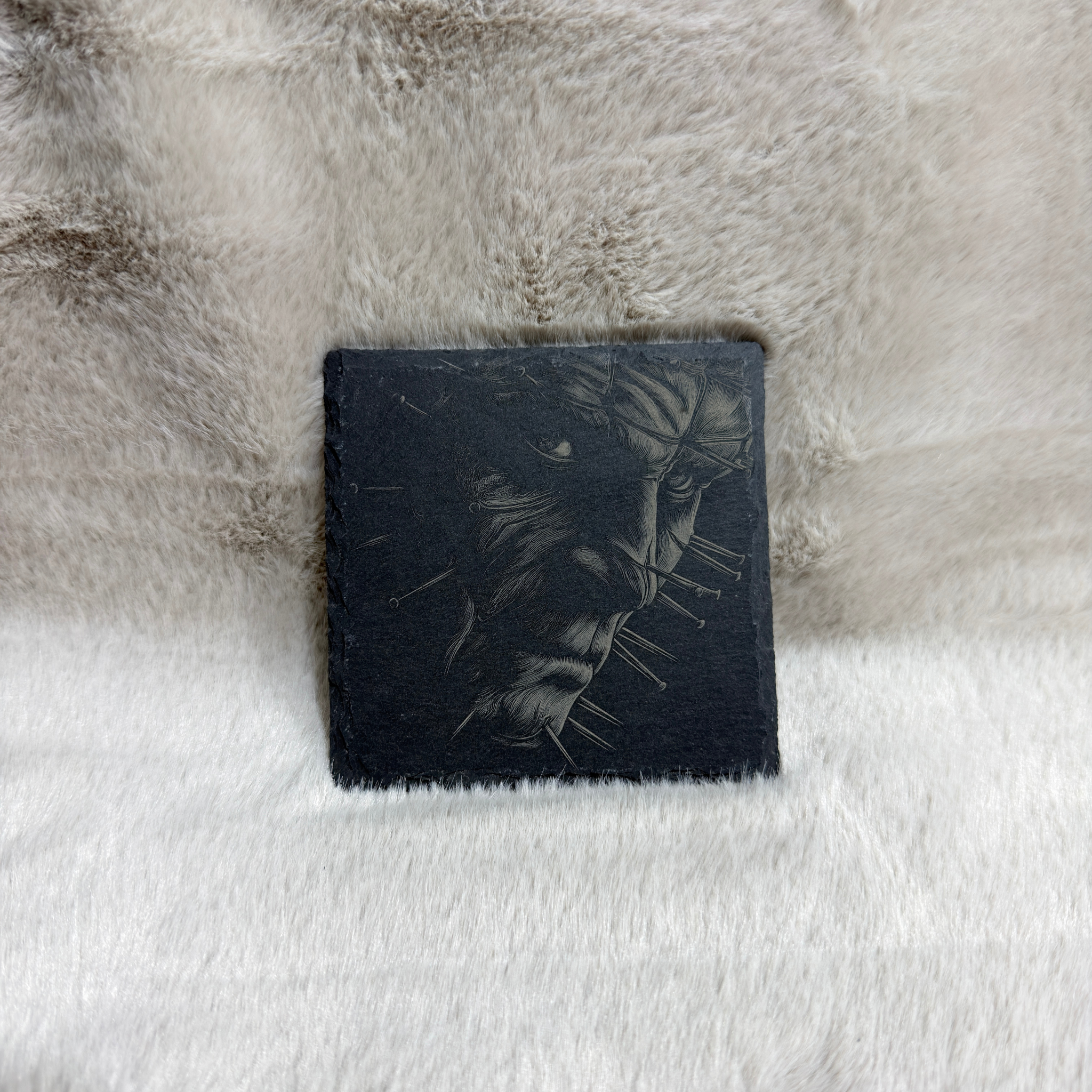 Hellraiser – Gravure sur ardoise sous verre personnalisée