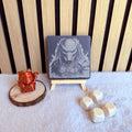 Predator – Gravure sur ardoise sous verre personnalisée