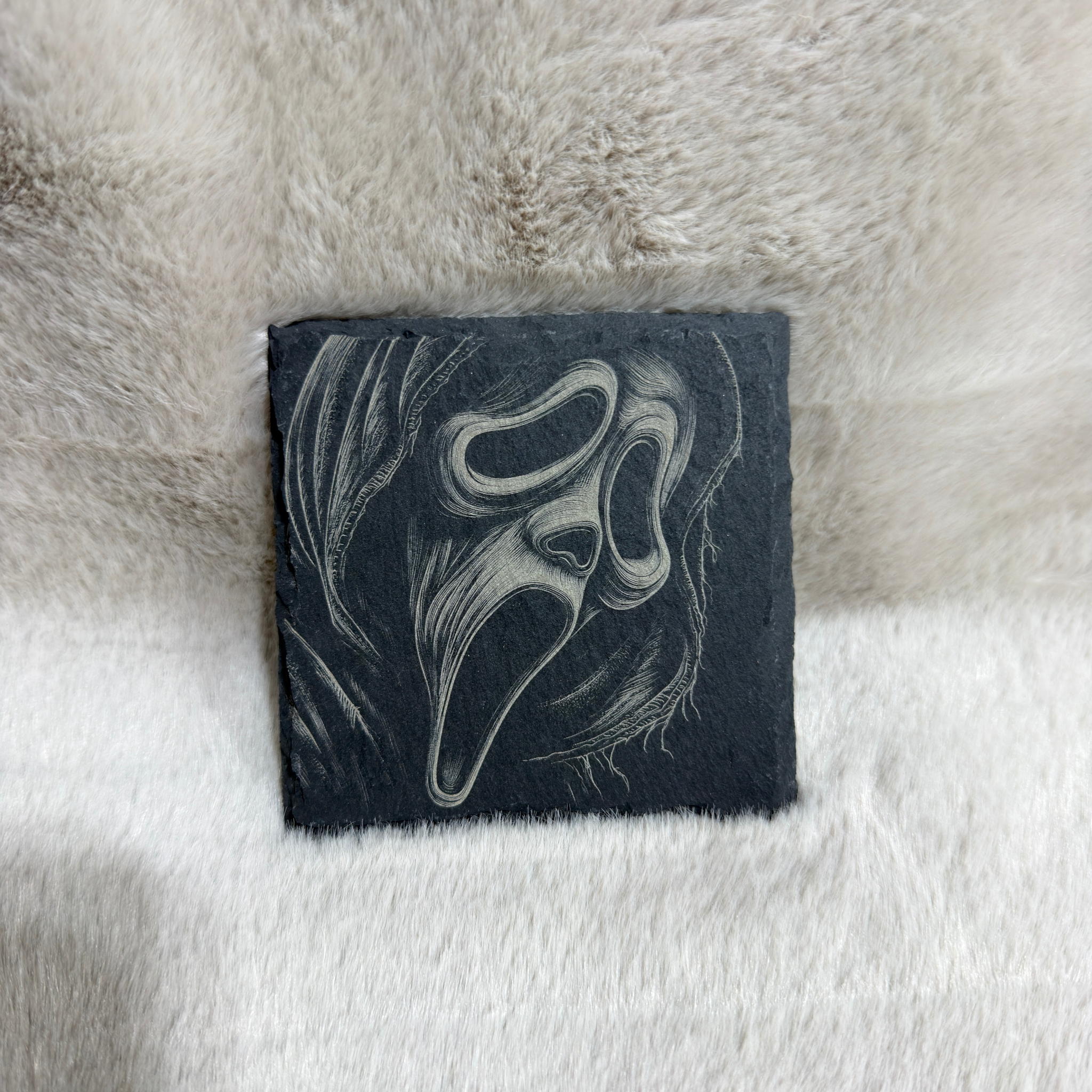 Scream – Gravure sur ardoise sous verre personnalisée